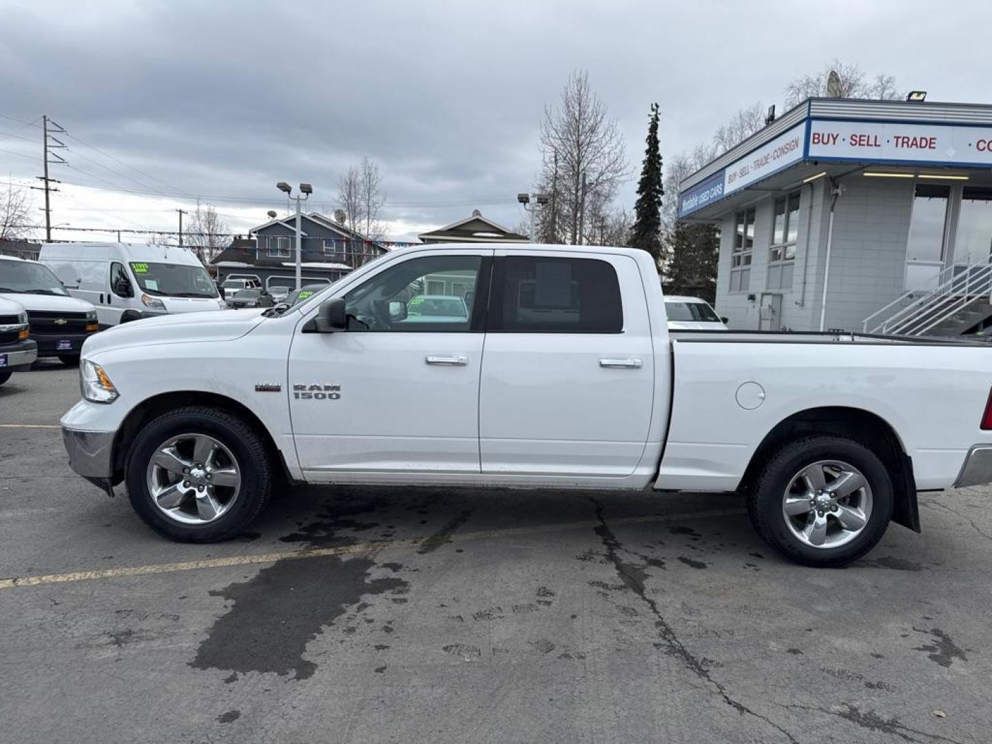 2015 WHITE RAM 1500 SLT (1C6RR7TT1FS) with an 5.7L engine, Automatic transmission, located at 929 East 8th Ave, Anchorage, AK, 99501, (907) 274-2277, 61.214783, -149.866074 - Photo#1