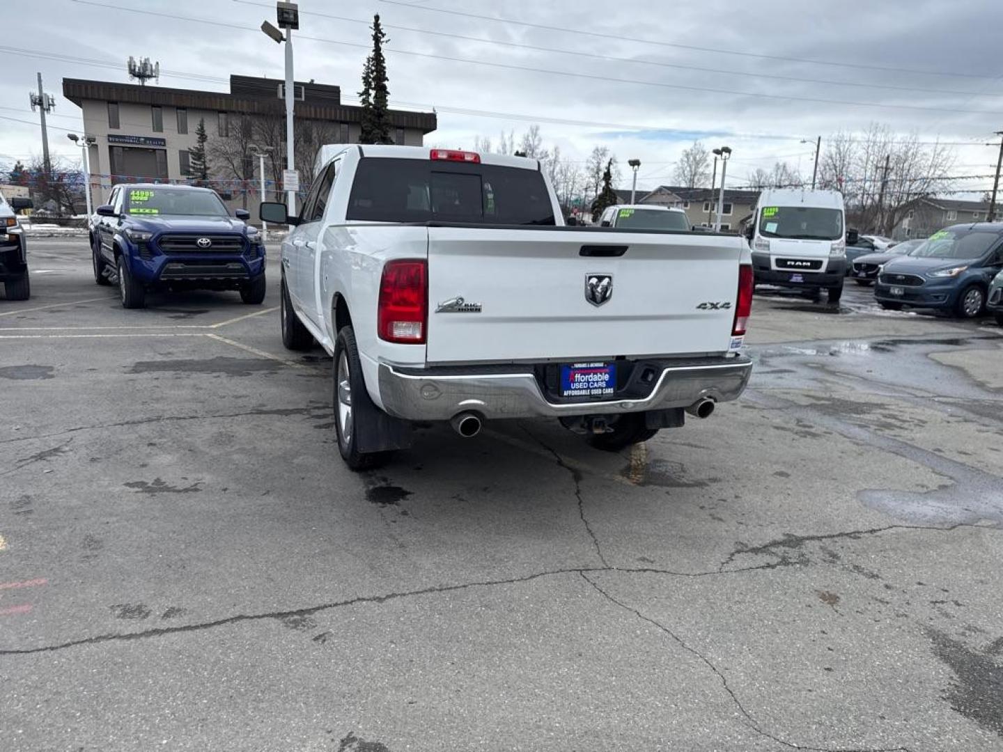2015 WHITE RAM 1500 SLT (1C6RR7TT1FS) with an 5.7L engine, Automatic transmission, located at 929 East 8th Ave, Anchorage, AK, 99501, (907) 274-2277, 61.214783, -149.866074 - Photo#2