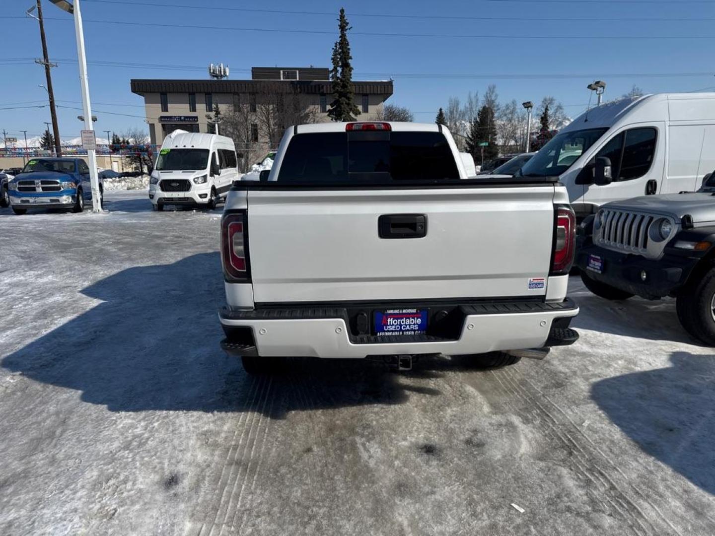 2018 SILVER GMC SIERRA 1500 DENALI (3GTU2PEJ1JG) with an 6.2L engine, Automatic transmission, located at 929 East 8th Ave, Anchorage, AK, 99501, (907) 274-2277, 61.214783, -149.866074 - Photo#2
