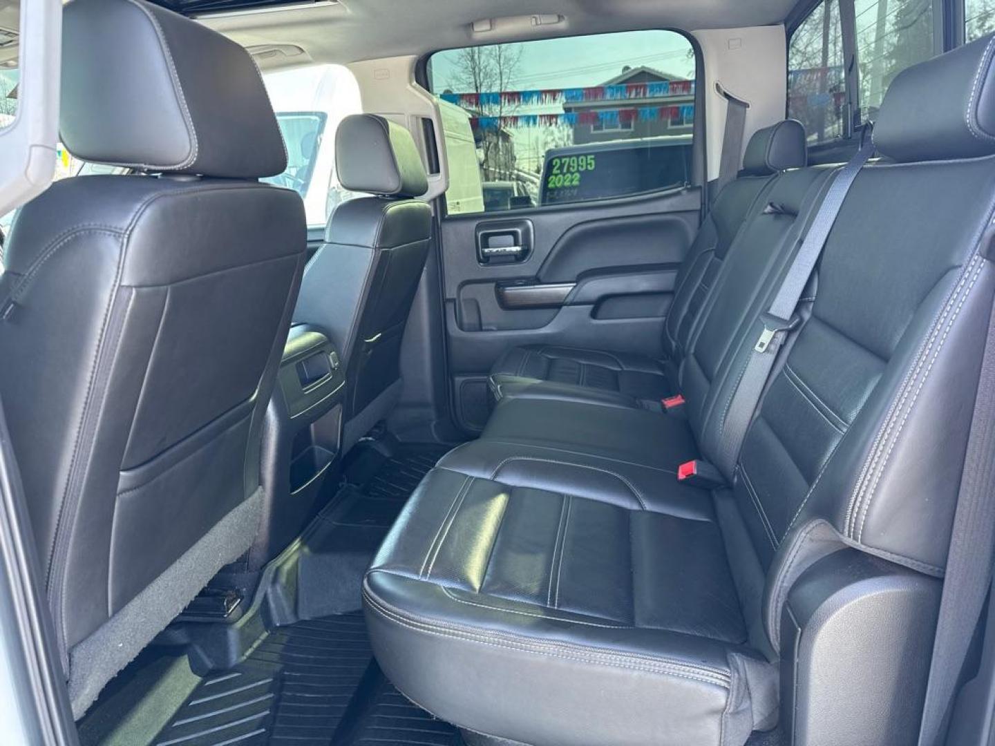 2018 SILVER GMC SIERRA 1500 DENALI (3GTU2PEJ1JG) with an 6.2L engine, Automatic transmission, located at 929 East 8th Ave, Anchorage, AK, 99501, (907) 274-2277, 61.214783, -149.866074 - Photo#3