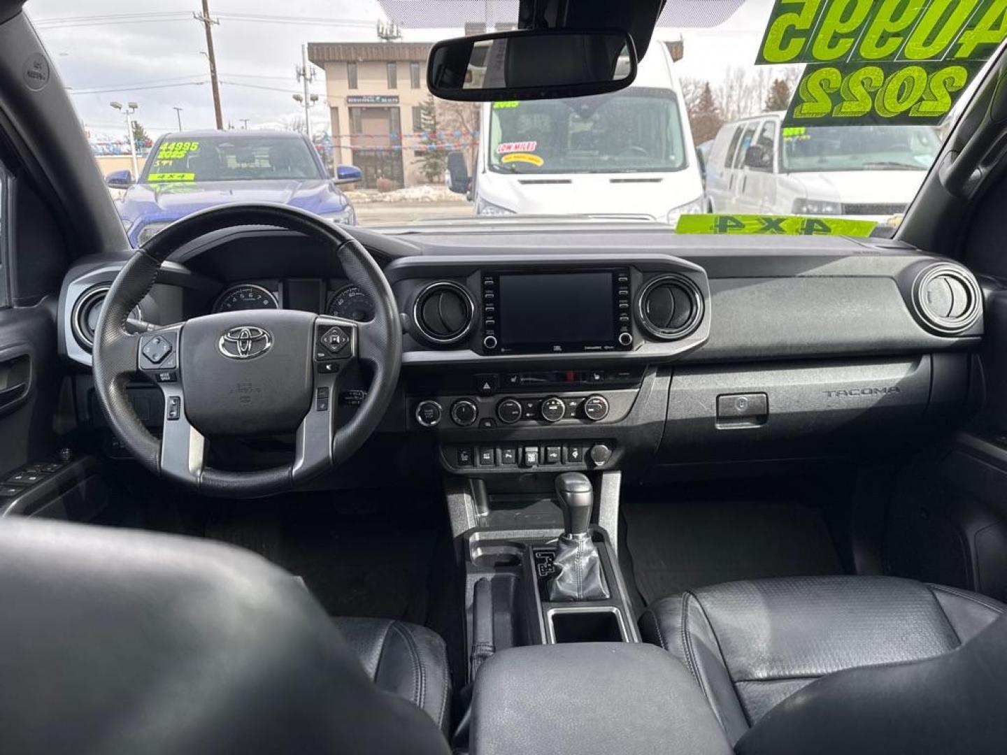 2022 BLACK TOYOTA TACOMA DOUBLE CAB (3TMDZ5BN7NM) with an 3.5L engine, Automatic transmission, located at 929 East 8th Ave, Anchorage, AK, 99501, (907) 274-2277, 61.214783, -149.866074 - Photo#4