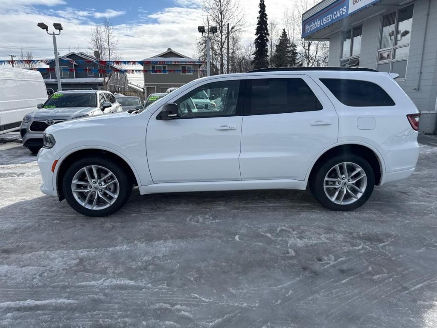 2024 WHITE DODGE DURANGO GT (1C4RDJDG6RC) with an 3.6L engine, Automatic transmission, located at 929 East 8th Ave, Anchorage, AK, 99501, (907) 274-2277, 61.214783, -149.866074 - Photo#1