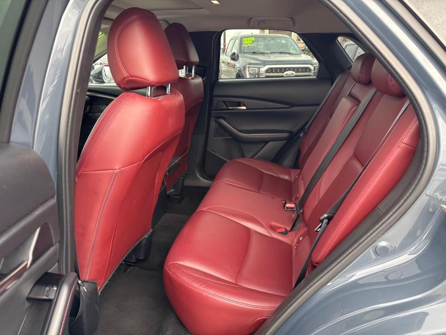 2024 GRAY MAZDA CX-30 PREFERRED (3MVDMBCM4RM) with an 2.5L engine, Automatic transmission, located at 929 East 8th Ave, Anchorage, AK, 99501, (907) 274-2277, 61.214783, -149.866074 - Photo#3