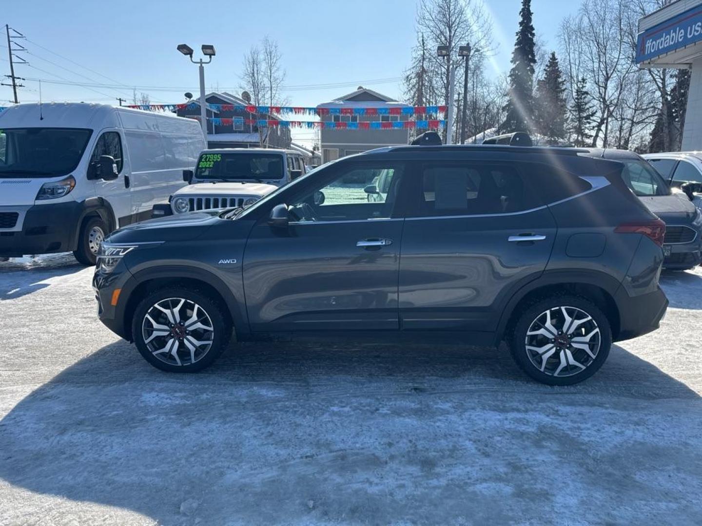 2022 GRAY KIA SELTOS SX (KNDETCA29N7) with an 1.6L engine, Automatic transmission, located at 929 East 8th Ave, Anchorage, AK, 99501, (907) 274-2277, 61.214783, -149.866074 - Photo#1