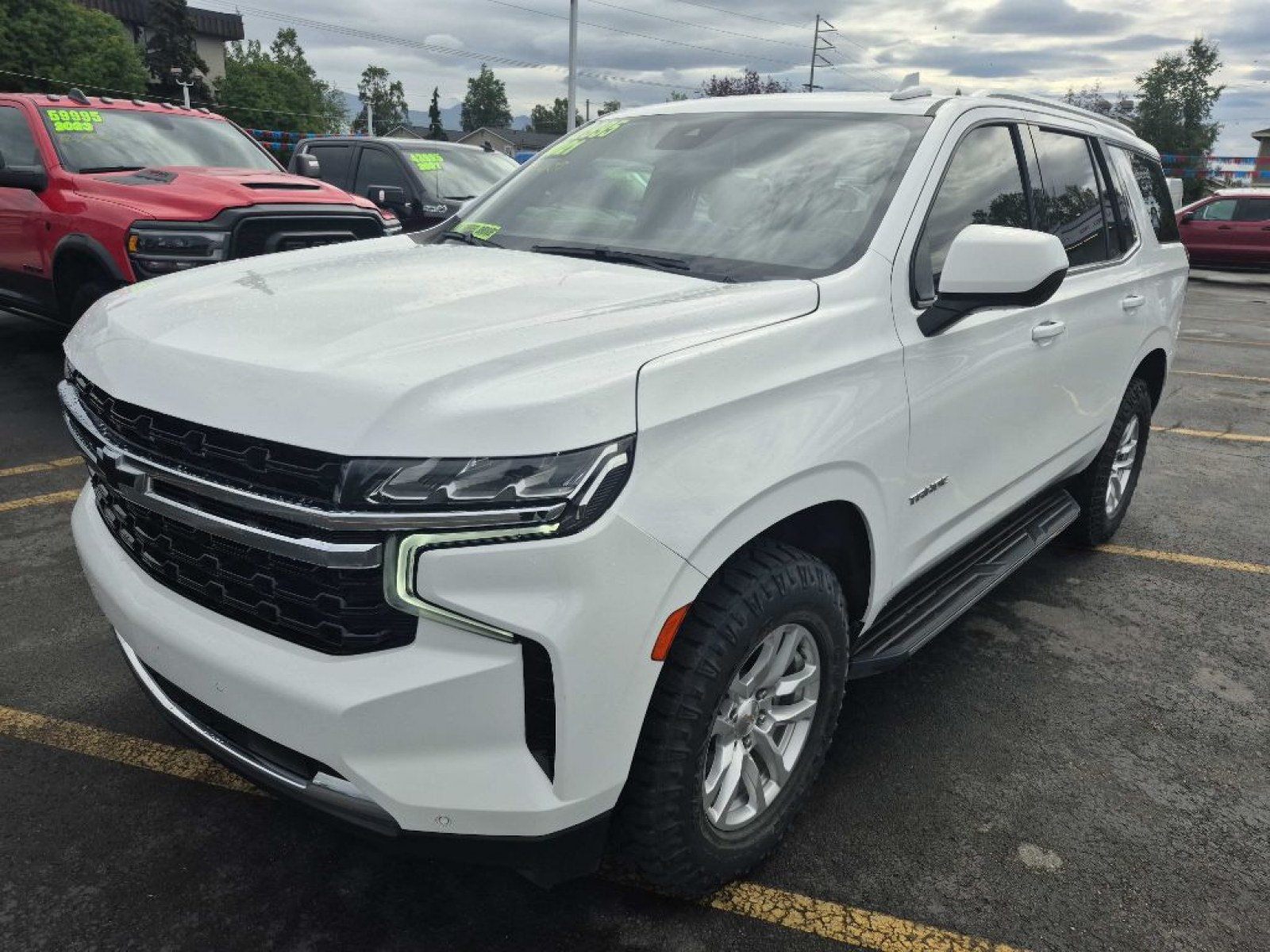 2021 WHITE CHEVROLET TAHOE 1500 LS (1GNSKMED6MR) with an 5.3L engine, Automatic transmission, located at 929 East 8th Ave, Anchorage, AK, 99501, (907) 274-2277, 61.214783, -149.866074 - Photo#0