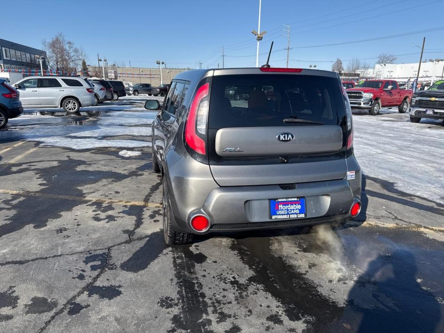 2016 GRAY KIA SOUL ! (KNDJX3A59G7) with an 2.0L engine, Automatic transmission, located at 929 East 8th Ave, Anchorage, AK, 99501, (907) 274-2277, 61.214783, -149.866074 - Photo#2