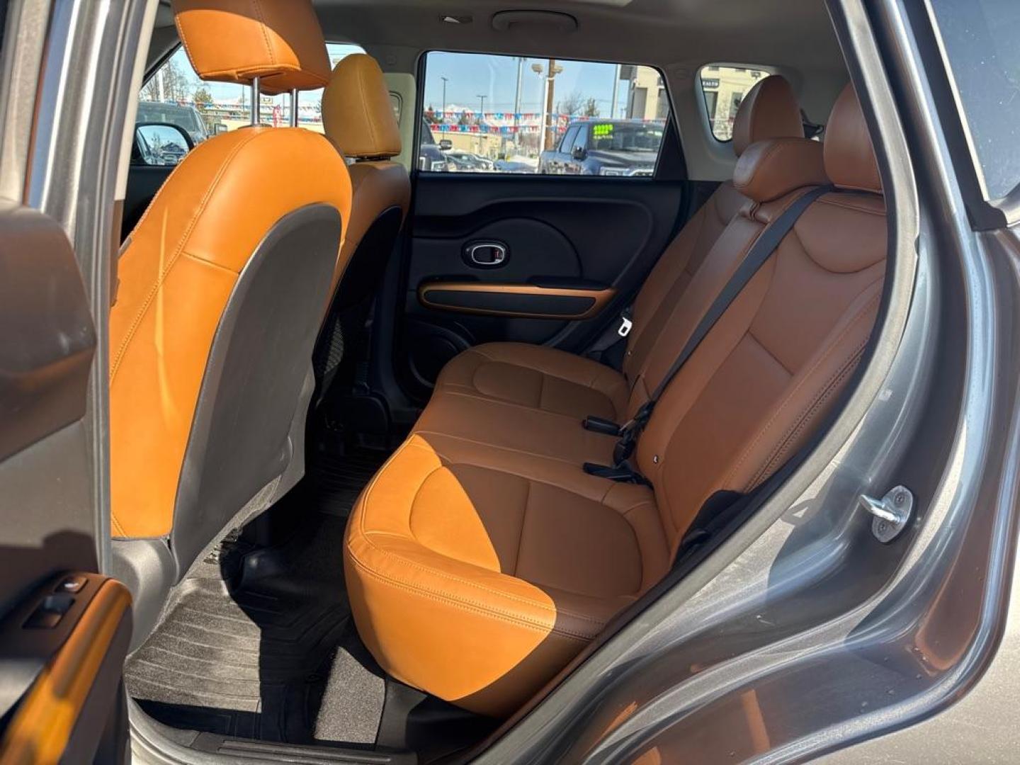 2016 GRAY KIA SOUL ! (KNDJX3A59G7) with an 2.0L engine, Automatic transmission, located at 929 East 8th Ave, Anchorage, AK, 99501, (907) 274-2277, 61.214783, -149.866074 - Photo#3