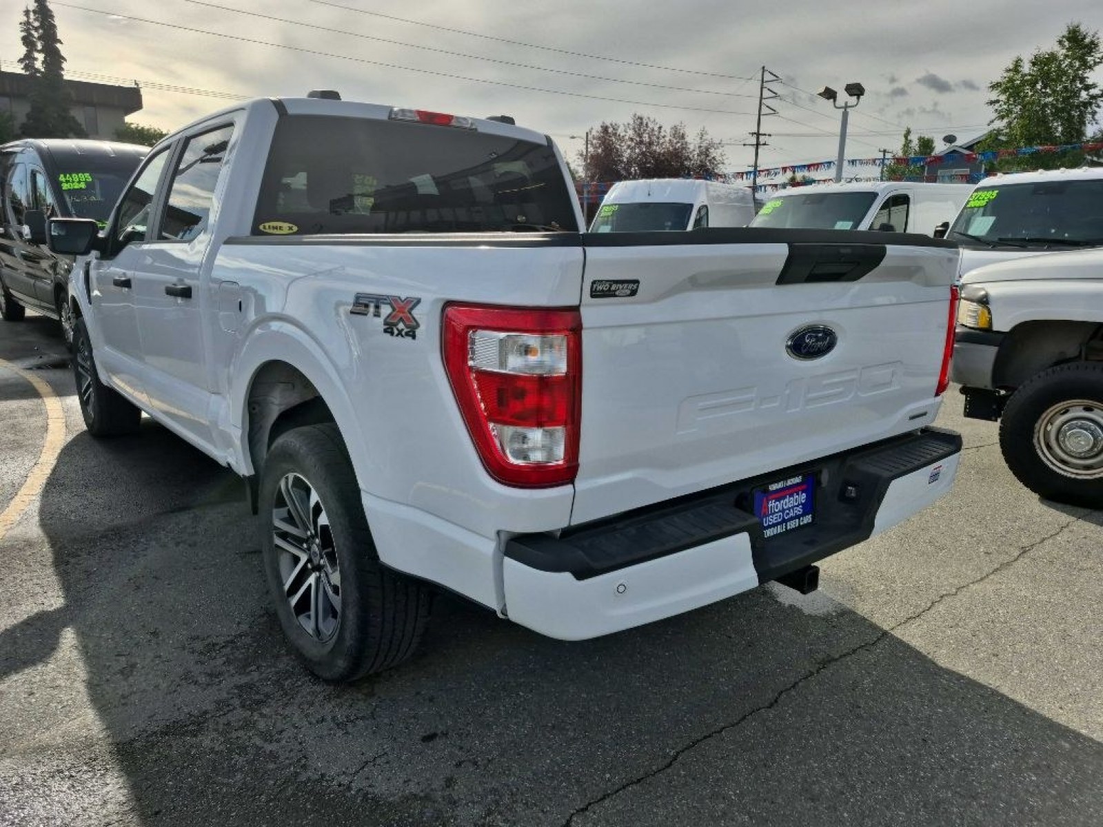 2023 WHITE FORD F150 SUPERCREW (1FTEW1EP9PK) with an 2.7L engine, Automatic transmission, located at 929 East 8th Ave, Anchorage, AK, 99501, (907) 274-2277, 61.214783, -149.866074 - Photo#2