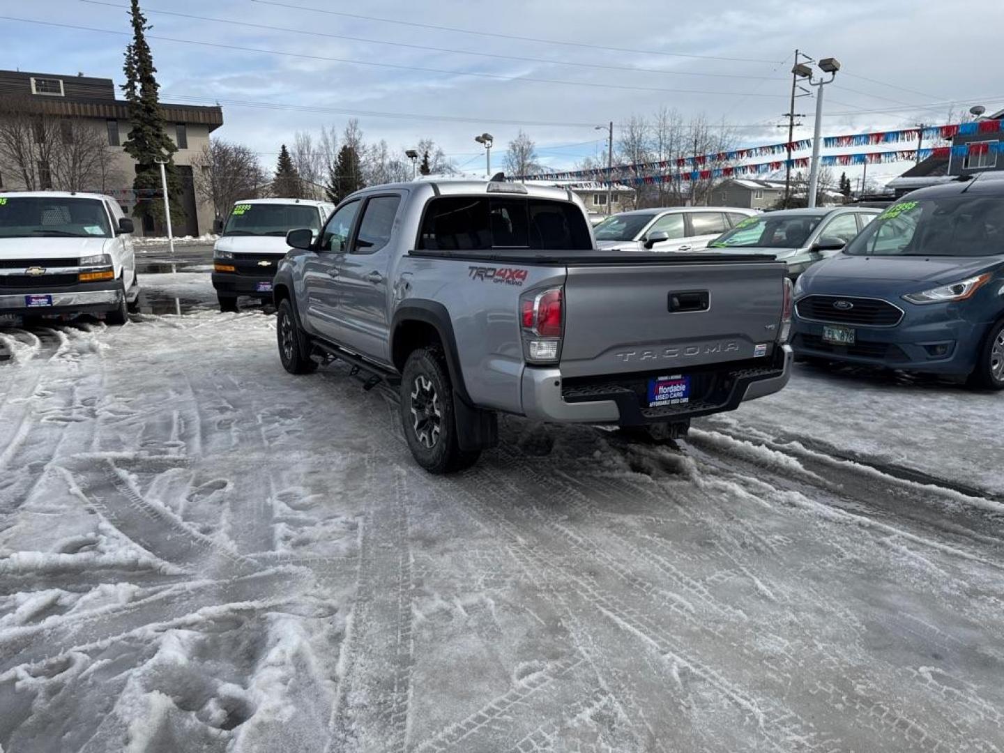 2021 SILVER TOYOTA TACOMA DOUBLE CAB (3TMCZ5AN1MM) with an 3.5L engine, Automatic transmission, located at 929 East 8th Ave, Anchorage, AK, 99501, (907) 274-2277, 61.214783, -149.866074 - Photo#2