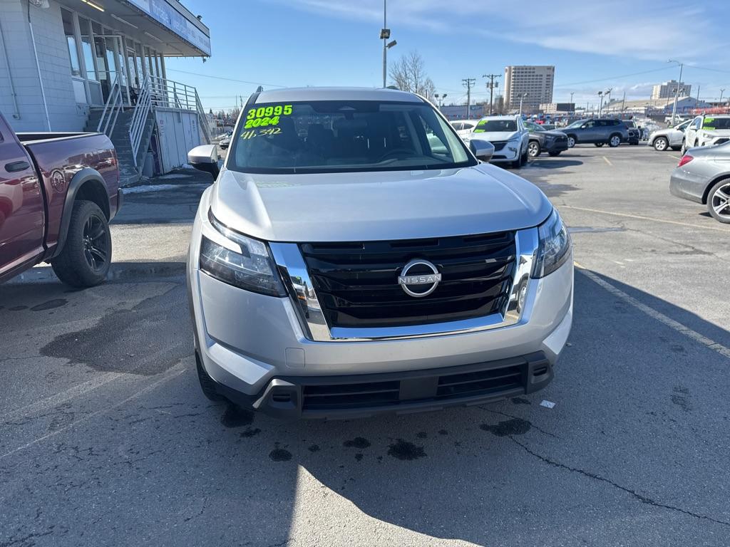 photo of 2024 NISSAN PATHFINDER SV