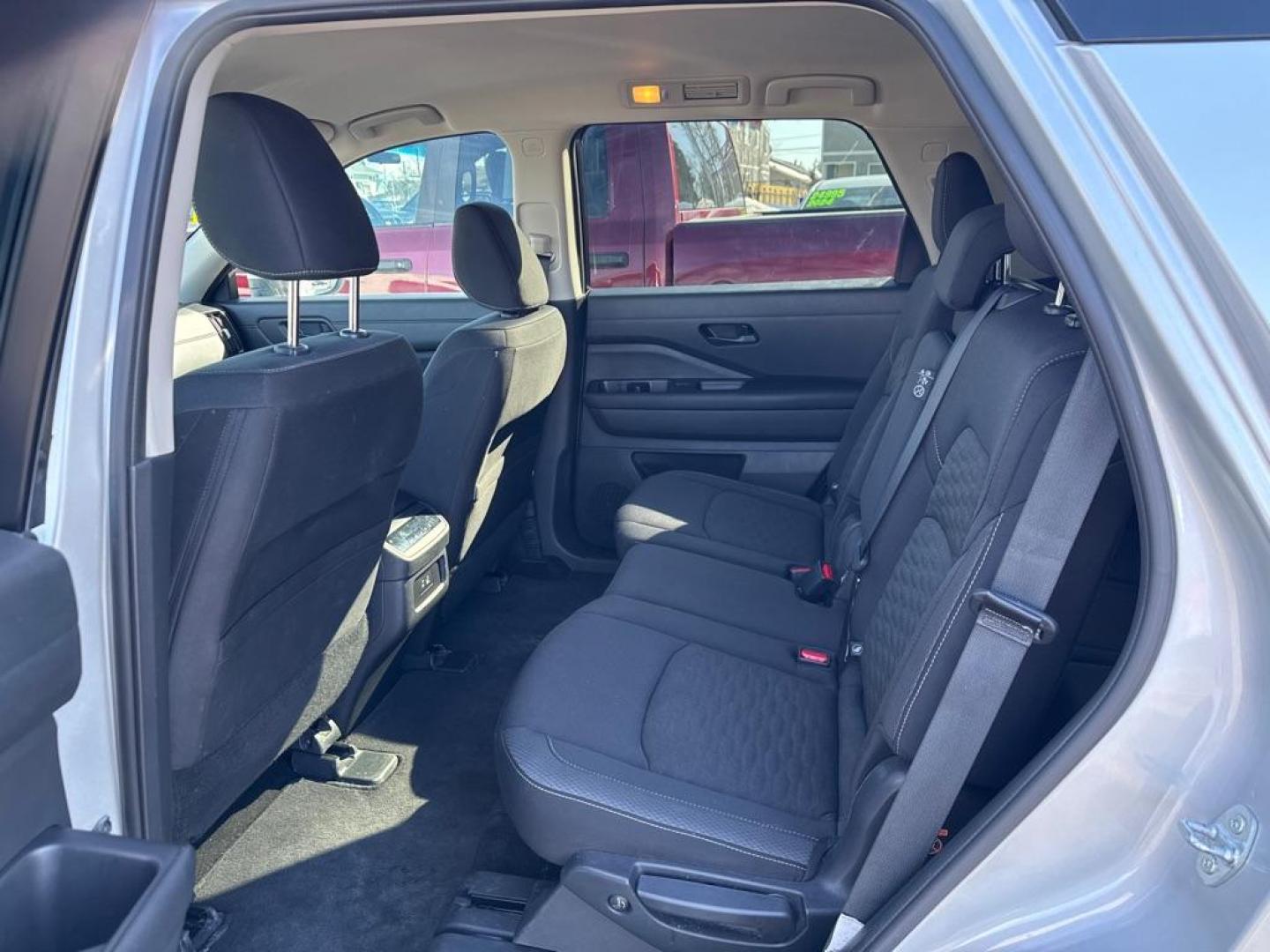 2024 SILVER NISSAN PATHFINDER SV (5N1DR3BC8RC) with an 3.5L engine, Automatic transmission, located at 929 East 8th Ave, Anchorage, AK, 99501, (907) 274-2277, 61.214783, -149.866074 - Photo#3