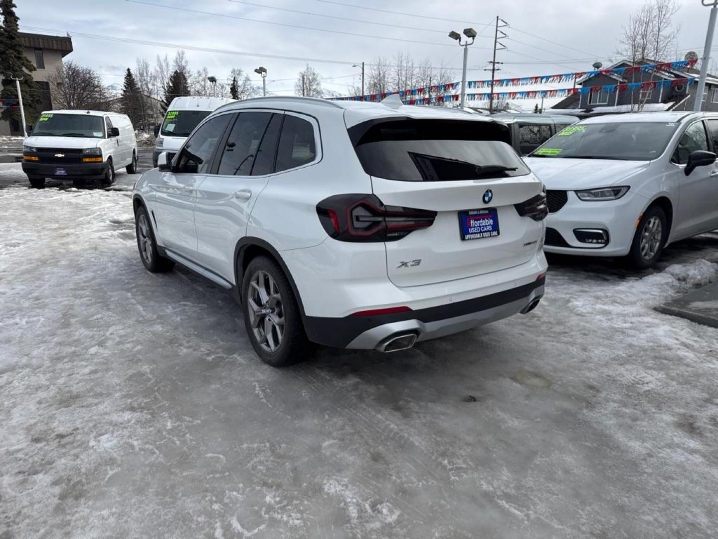 2022 WHITE BMW X3 XDRIVE30I (5UX53DP06N9) with an 2.0L engine, Automatic transmission, located at 929 East 8th Ave, Anchorage, AK, 99501, (907) 274-2277, 61.214783, -149.866074 - Photo#2