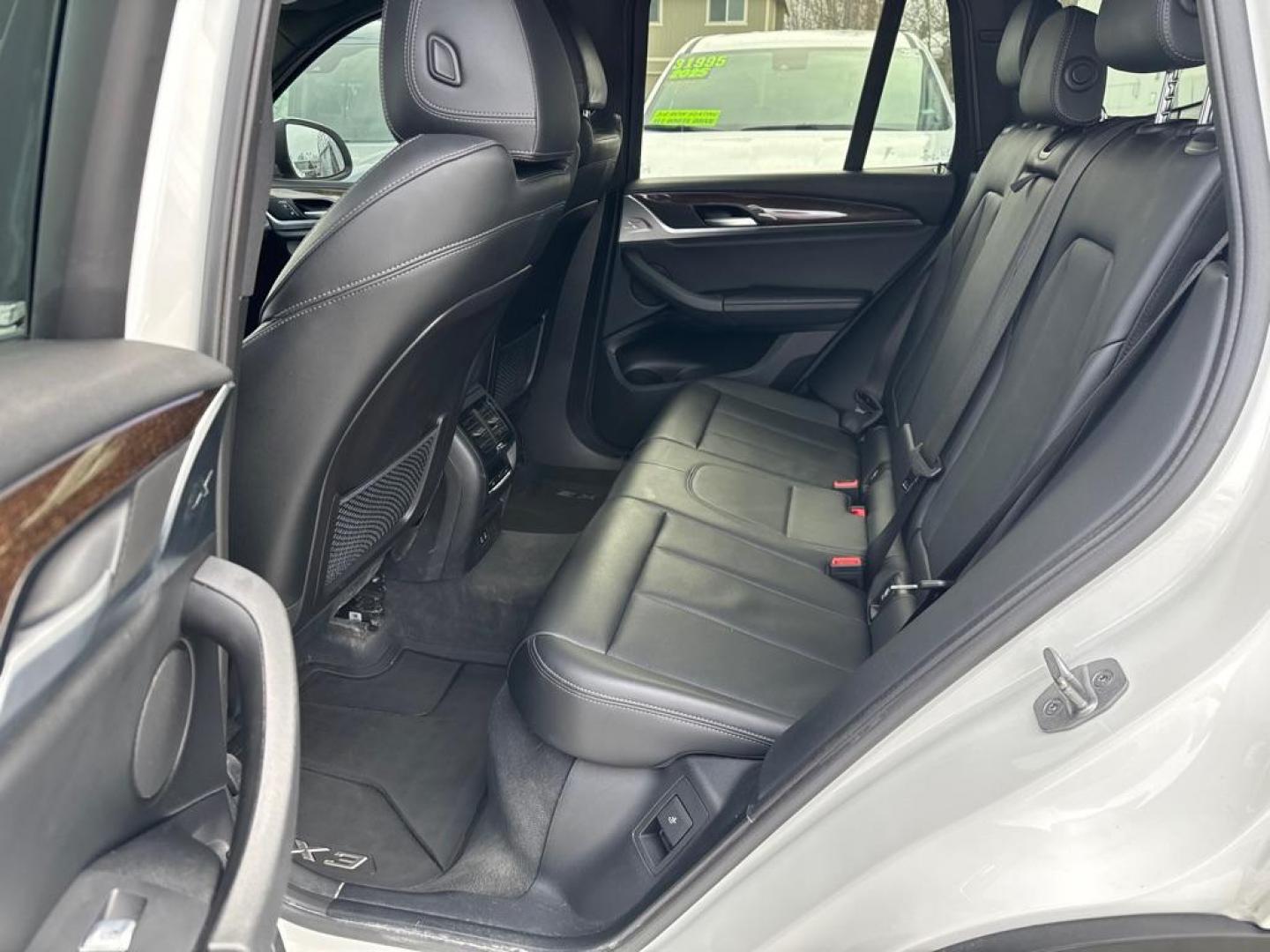 2022 WHITE BMW X3 XDRIVE30I (5UX53DP06N9) with an 2.0L engine, Automatic transmission, located at 929 East 8th Ave, Anchorage, AK, 99501, (907) 274-2277, 61.214783, -149.866074 - Photo#3