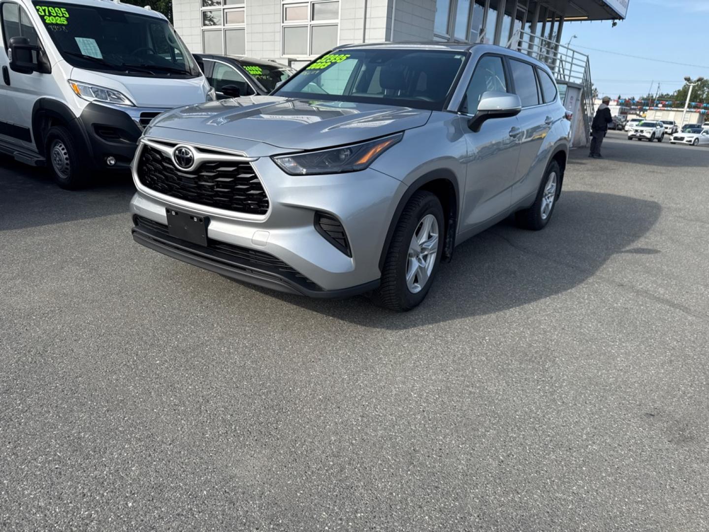 2023 SILVER TOYOTA HIGHLANDER L (5TDKDRBH0PS) with an 2.4L engine, Automatic transmission, located at 929 East 8th Ave, Anchorage, AK, 99501, (907) 274-2277, 61.214783, -149.866074- Photo#0