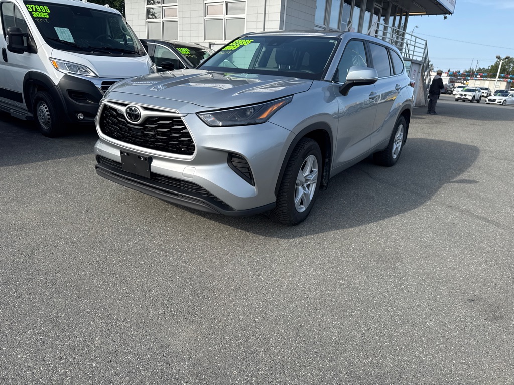 photo of 2023 TOYOTA HIGHLANDER L