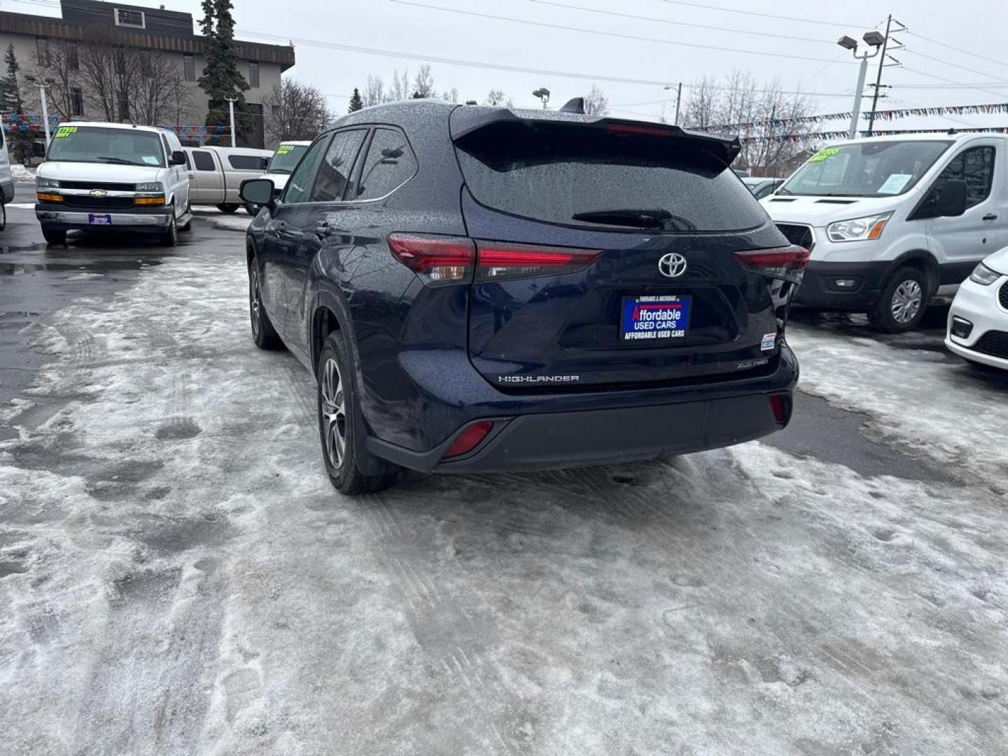 2024 BLUE TOYOTA HIGHLANDER LE (5TDKDRBH9RS) with an 2.4L engine, Automatic transmission, located at 929 East 8th Ave, Anchorage, AK, 99501, (907) 274-2277, 61.214783, -149.866074 - Photo#3