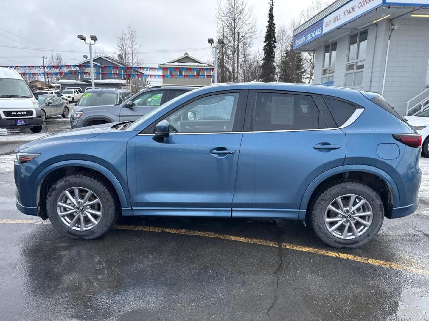 2024 BLUE MAZDA CX-5 SELECT (JM3KFBBL2R0) with an 2.5L engine, Automatic transmission, located at 929 East 8th Ave, Anchorage, AK, 99501, (907) 274-2277, 61.214783, -149.866074 - Photo#1