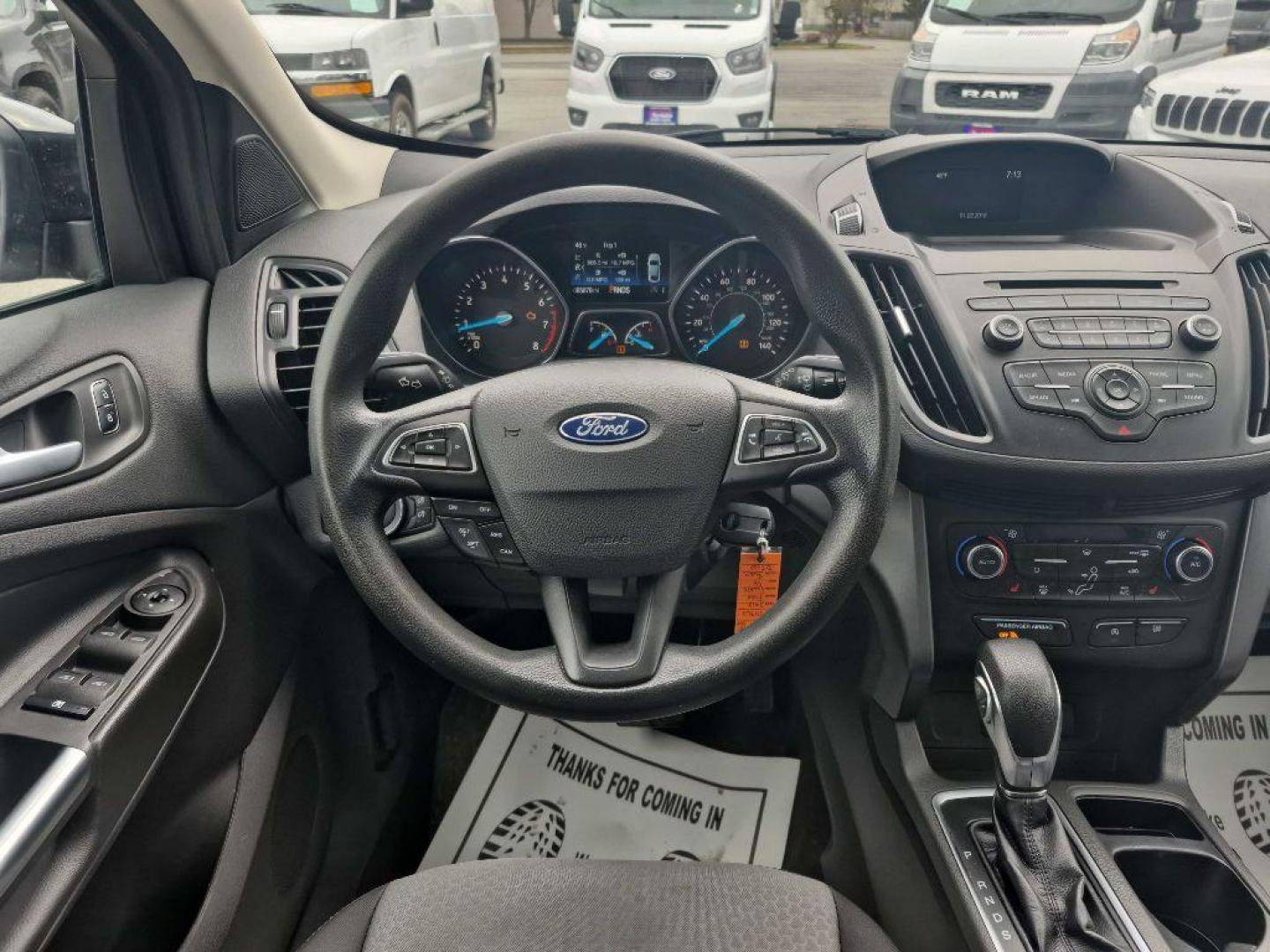 2018 BLACK FORD ESCAPE SE (1FMCU9GD1JU) with an 1.5L engine, Automatic transmission, located at 929 East 8th Ave, Anchorage, AK, 99501, (907) 274-2277, 61.214783, -149.866074 - Photo#4