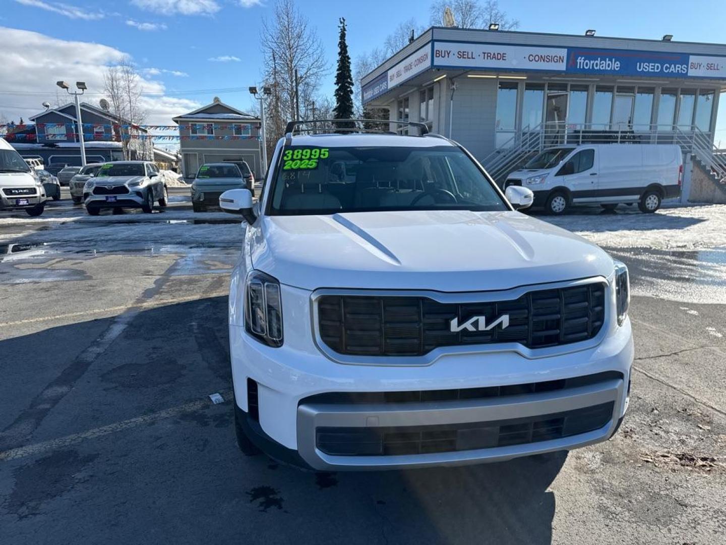 2025 WHITE KIA TELLURIDE S (5XYP6DGC1SG) with an 3.8L engine, Automatic transmission, located at 929 East 8th Ave, Anchorage, AK, 99501, (907) 274-2277, 61.214783, -149.866074 - Photo#0