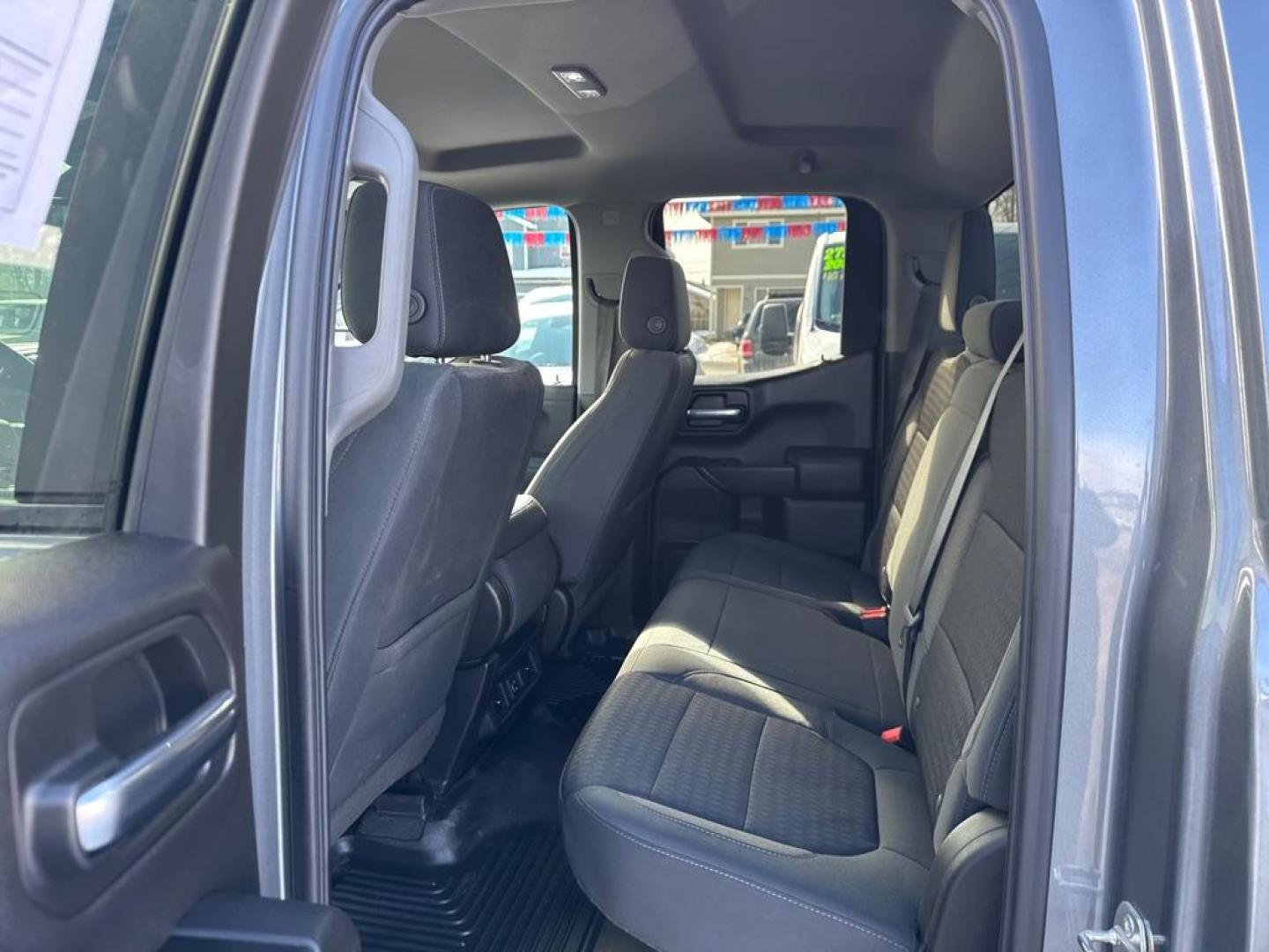 2019 GRAY CHEVROLET SILVERADO 1500 LT (1GCRYDED3KZ) with an 5.3L engine, Automatic transmission, located at 929 East 8th Ave, Anchorage, AK, 99501, (907) 274-2277, 61.214783, -149.866074 - Photo#3