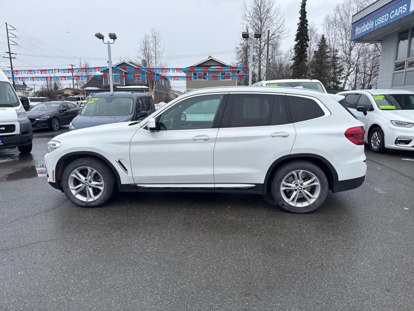 2021 WHITE BMW X3 XDRIVE30I (5UXTY5C00M9) with an 2.0L engine, Automatic transmission, located at 929 East 8th Ave, Anchorage, AK, 99501, (907) 274-2277, 61.214783, -149.866074 - Photo#1