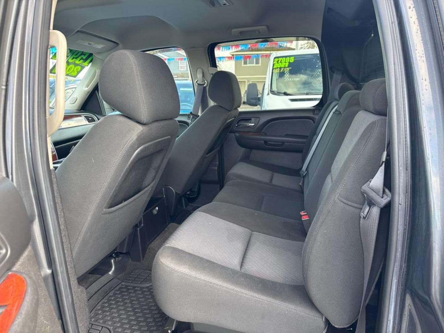 2011 GREY CHEVROLET AVALANCHE LS (3GNTKEE31BG) with an 5.3L engine, Automatic transmission, located at 929 East 8th Ave, Anchorage, AK, 99501, (907) 274-2277, 61.214783, -149.866074 - Photo#3