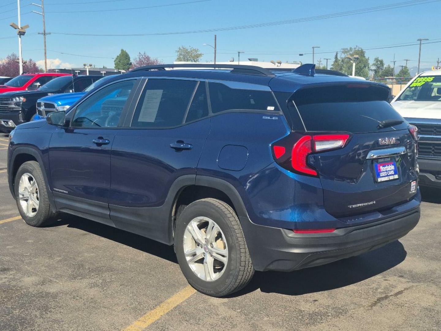 2022 BLUE GMC TERRAIN SLE (3GKALTEV1NL) with an 1.5L engine, Automatic transmission, located at 929 East 8th Ave, Anchorage, AK, 99501, (907) 274-2277, 61.214783, -149.866074- Photo#2