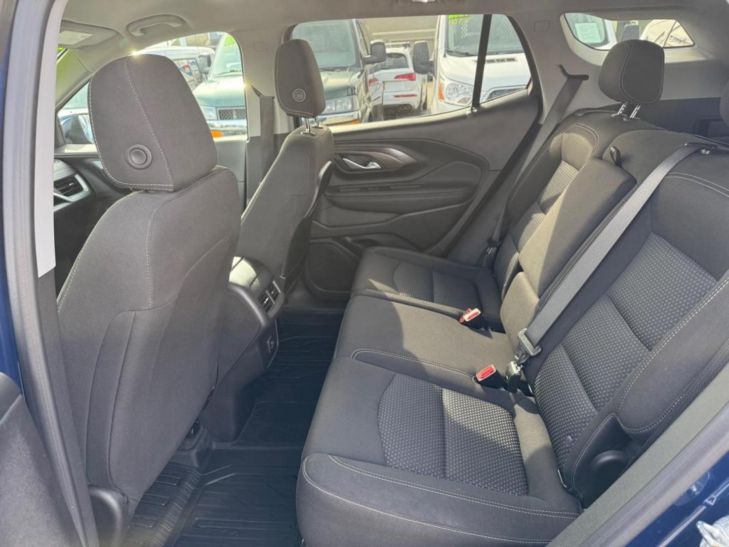 2022 BLUE GMC TERRAIN SLE SLE (3GKALTEV1NL) with an 1.5L engine, Automatic transmission, located at 929 East 8th Ave, Anchorage, AK, 99501, (907) 274-2277, 61.214783, -149.866074 - Photo#3