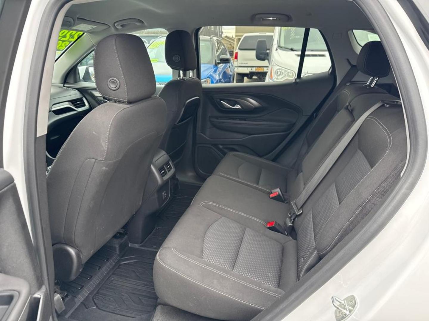 2022 WHITE GMC TERRAIN SLE SLE (3GKALTEVXNL) with an 1.5L engine, Automatic transmission, located at 929 East 8th Ave, Anchorage, AK, 99501, (907) 274-2277, 61.214783, -149.866074 - Photo#3
