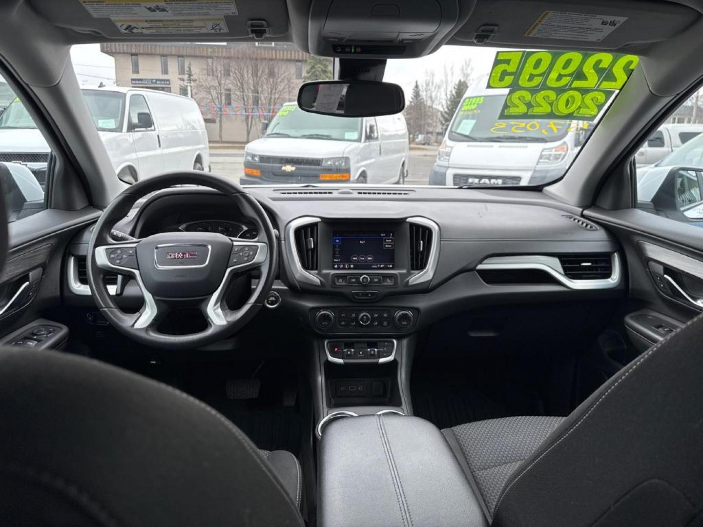 2022 WHITE GMC TERRAIN SLE SLE (3GKALTEVXNL) with an 1.5L engine, Automatic transmission, located at 929 East 8th Ave, Anchorage, AK, 99501, (907) 274-2277, 61.214783, -149.866074 - Photo#4