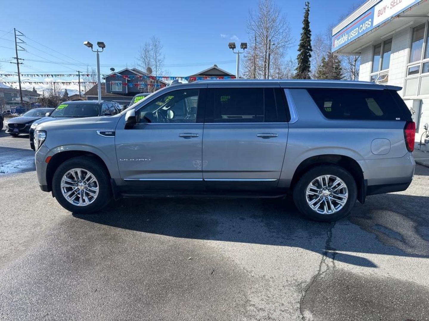 2023 GRAY GMC YUKON XL SLT 1500 SLT (1GKS2GKD9PR) with an 5.3L engine, Automatic transmission, located at 929 East 8th Ave, Anchorage, AK, 99501, (907) 274-2277, 61.214783, -149.866074 - Photo#1