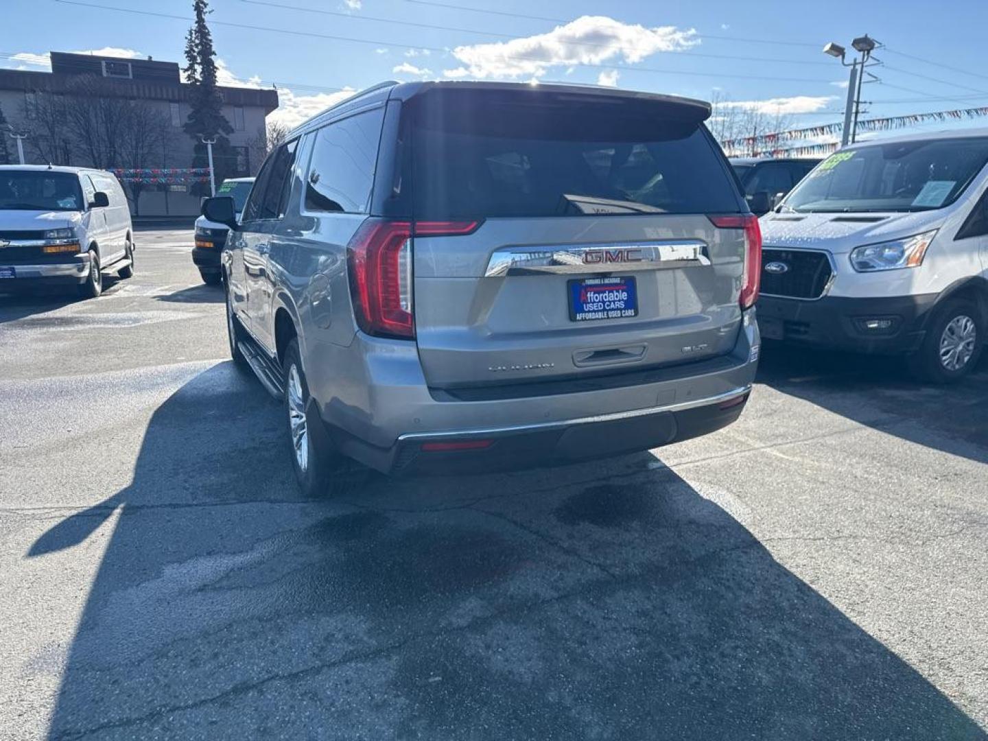 2023 GRAY GMC YUKON XL SLT 1500 SLT (1GKS2GKD9PR) with an 5.3L engine, Automatic transmission, located at 929 East 8th Ave, Anchorage, AK, 99501, (907) 274-2277, 61.214783, -149.866074 - Photo#4