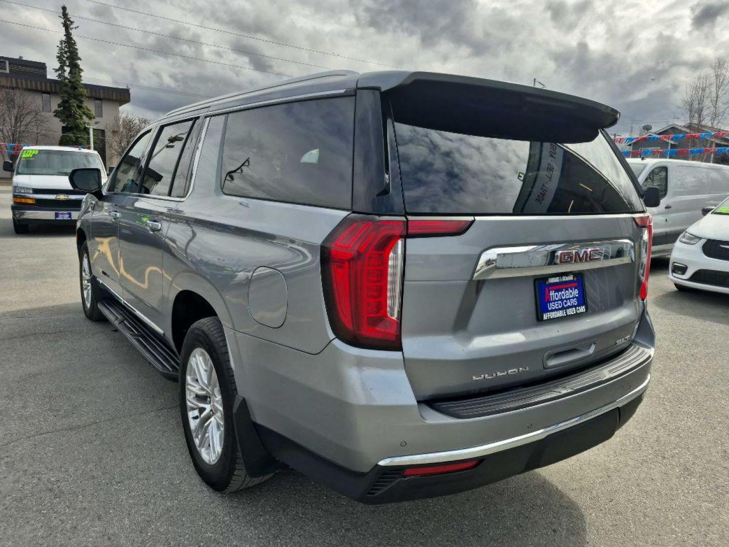 2023 GMC YUKON XL SLT 1500 SLT (1GKS2GKD9PR) with an 5.3L engine, Automatic transmission, located at 929 East 8th Ave, Anchorage, AK, 99501, (907) 274-2277, 61.214783, -149.866074 - Photo#2
