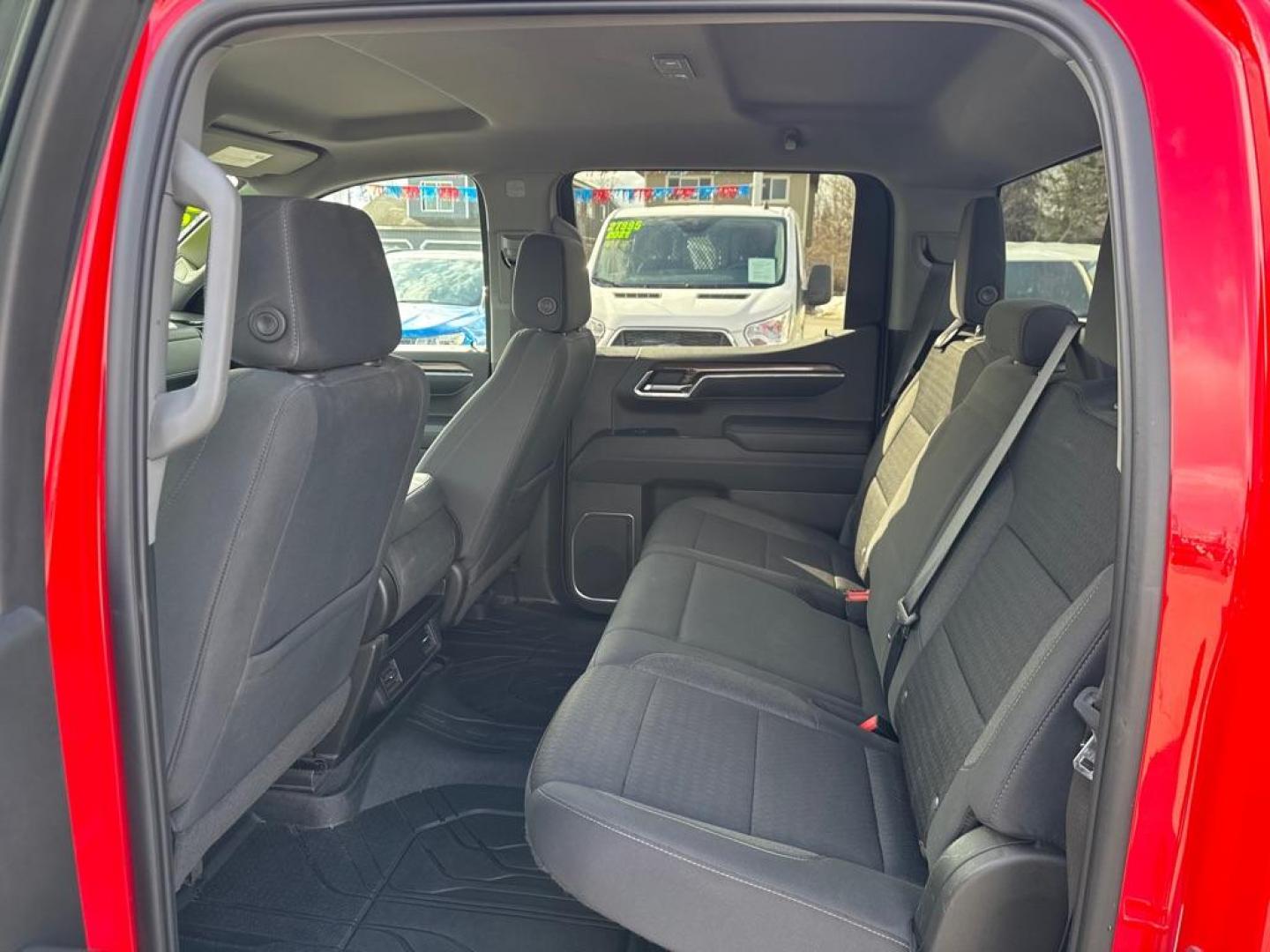 2022 RED CHEVROLET SILVERADO 1500 LT (3GCUDDED3NG) with an 5.3L engine, Automatic transmission, located at 929 East 8th Ave, Anchorage, AK, 99501, (907) 274-2277, 61.214783, -149.866074 - Photo#3