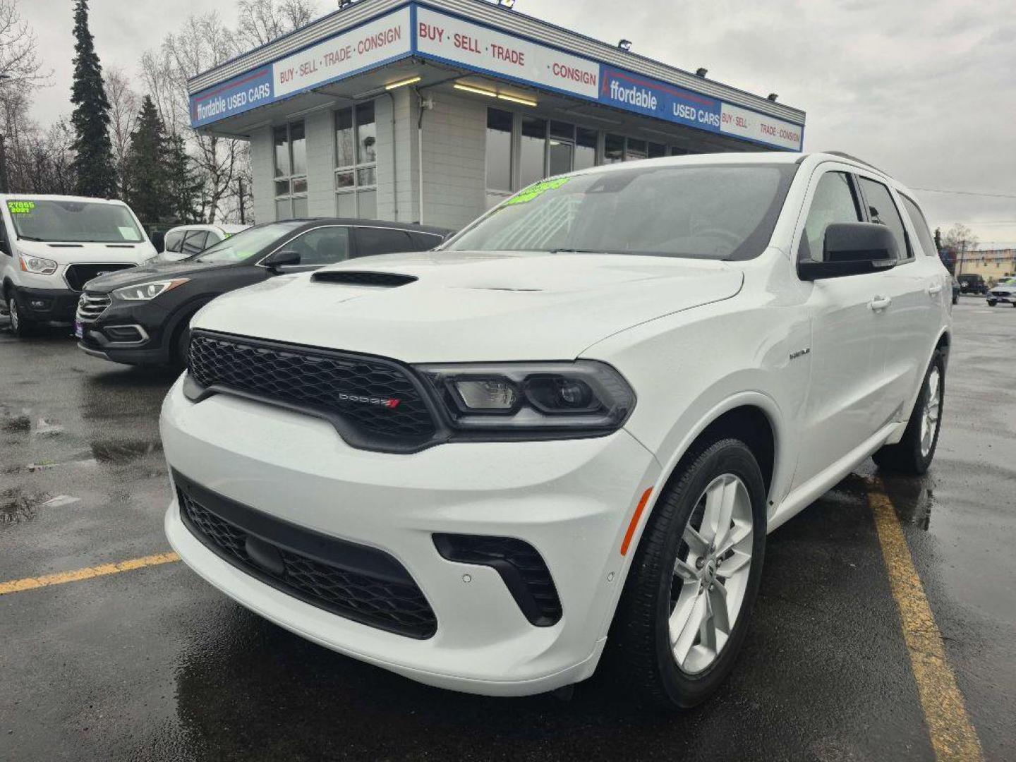 2025 WHITE DODGE DURANGO R/T R/T (1C4SDJCT0SC) with an 5.7L engine, Automatic transmission, located at 929 East 8th Ave, Anchorage, AK, 99501, (907) 274-2277, 61.214783, -149.866074 - Photo#0