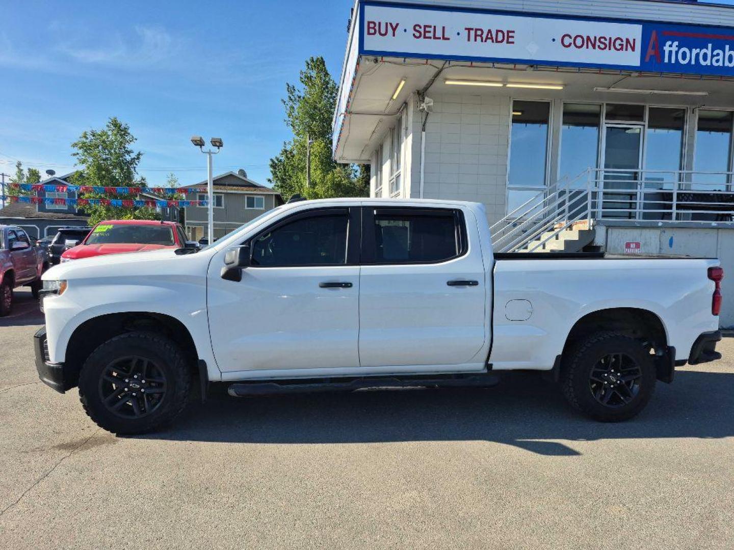 2019 WHITE CHEVROLET SILVERADO 1500 LT TRAIL BOSS (1GCPYFED1KZ) with an 5.3L engine, Automatic transmission, located at 929 East 8th Ave, Anchorage, AK, 99501, (907) 274-2277, 61.214783, -149.866074 - Photo#1