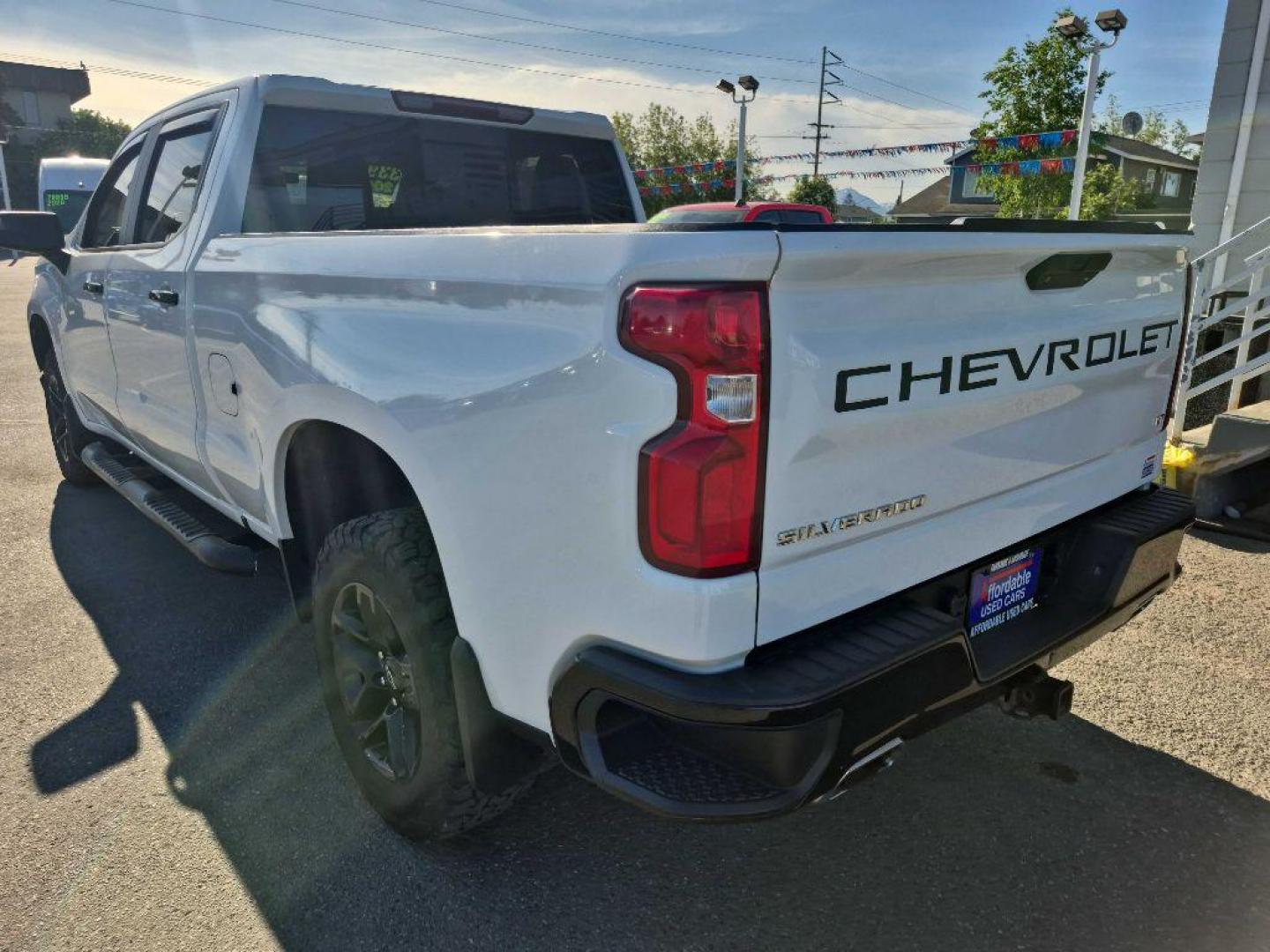 2019 WHITE CHEVROLET SILVERADO 1500 LT TRAIL BOSS (1GCPYFED1KZ) with an 5.3L engine, Automatic transmission, located at 929 East 8th Ave, Anchorage, AK, 99501, (907) 274-2277, 61.214783, -149.866074 - Photo#2
