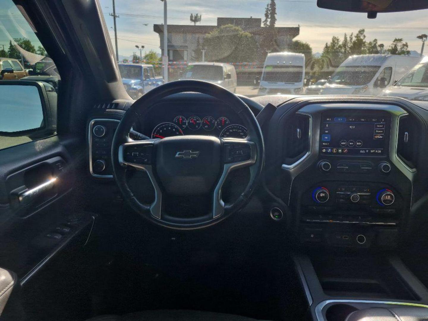 2019 WHITE CHEVROLET SILVERADO 1500 LT TRAIL BOSS (1GCPYFED1KZ) with an 5.3L engine, Automatic transmission, located at 929 East 8th Ave, Anchorage, AK, 99501, (907) 274-2277, 61.214783, -149.866074 - Photo#4