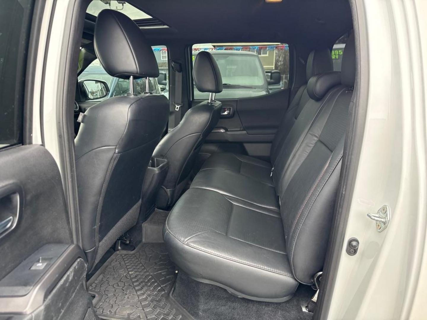 2021 WHITE TOYOTA TACOMA DOUBLE CAB (3TYCZ5AN5MT) with an 3.5L engine, Automatic transmission, located at 929 East 8th Ave, Anchorage, AK, 99501, (907) 274-2277, 61.214783, -149.866074 - Photo#2