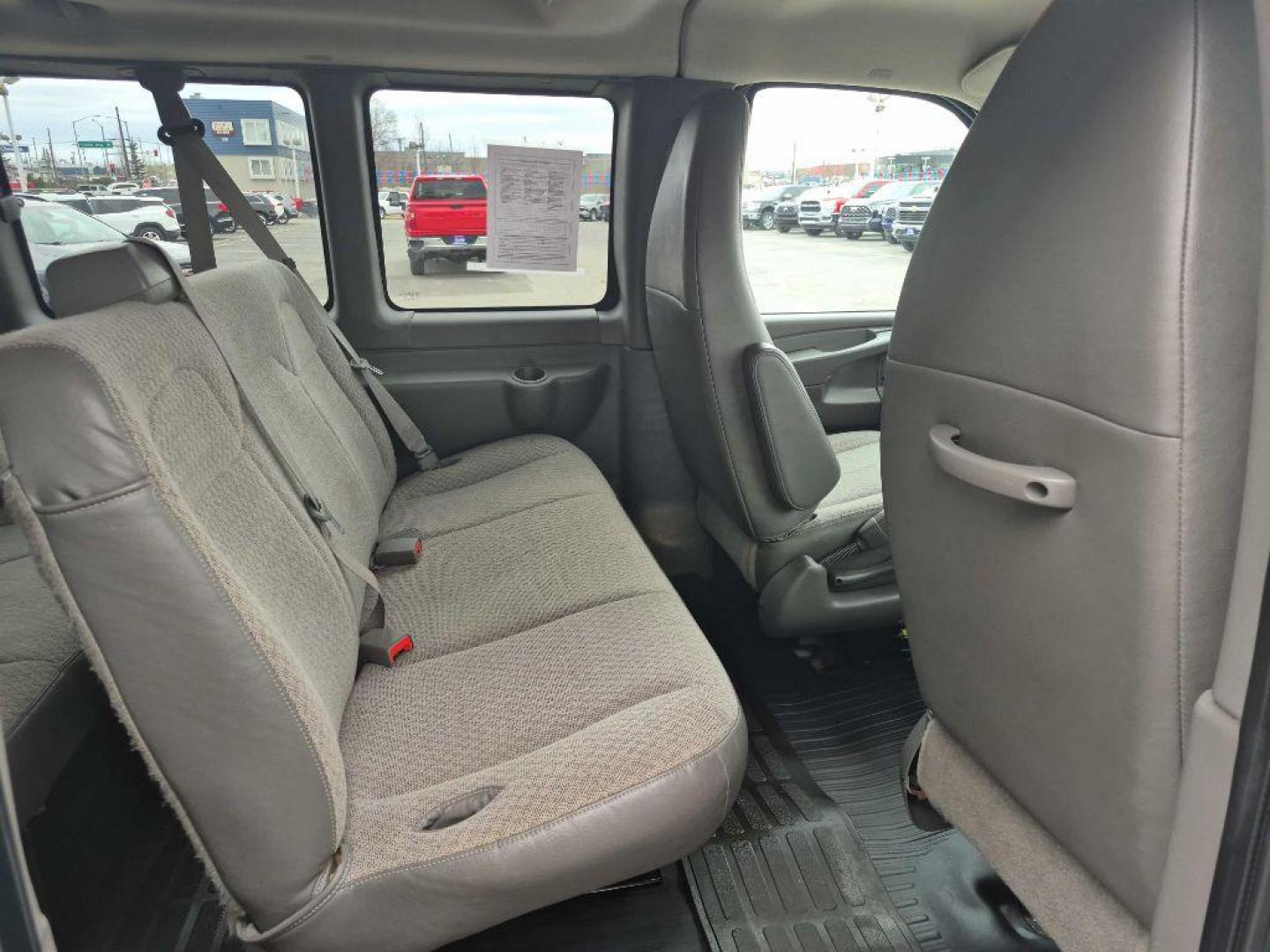 2014 GREEN CHEVROLET EXPRESS G1500 LT (1GNSHCF42E1) with an 5.3L engine, Automatic transmission, located at 929 East 8th Ave, Anchorage, AK, 99501, (907) 274-2277, 61.214783, -149.866074 - Photo#3