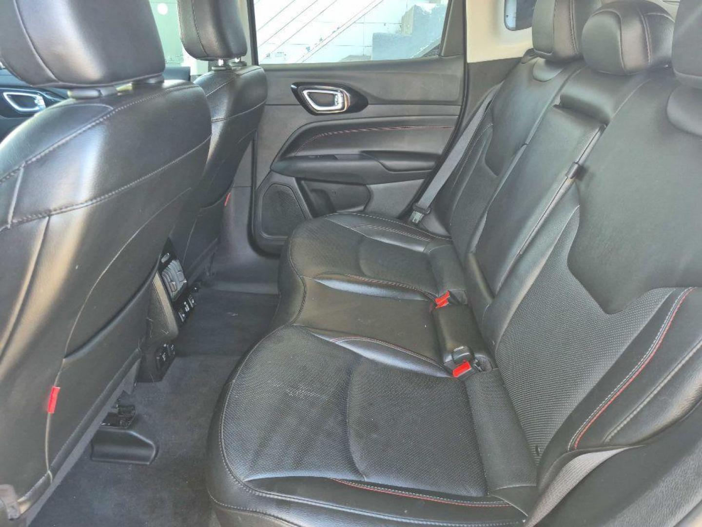 2022 GRAY JEEP COMPASS TRL HAW TRAILHAWK (3C4NJDDB8NT) with an 2.4L engine, Automatic transmission, located at 929 East 8th Ave, Anchorage, AK, 99501, (907) 274-2277, 61.214783, -149.866074 - Photo#3