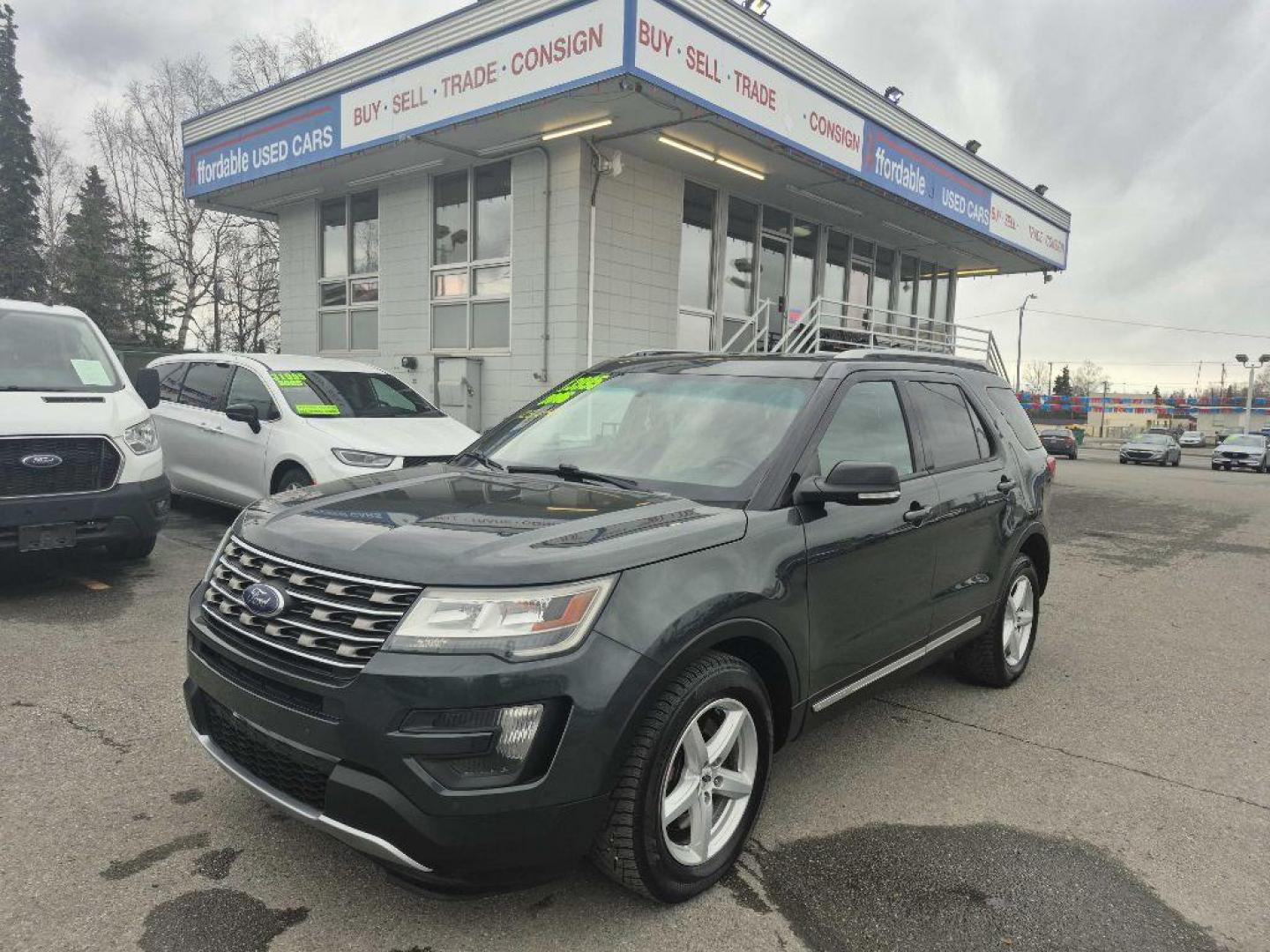 2016 GREEN FORD EXPLORER XLT (1FM5K8D87GG) with an 3.5L engine, Automatic transmission, located at 929 East 8th Ave, Anchorage, AK, 99501, (907) 274-2277, 61.214783, -149.866074 - Photo#0