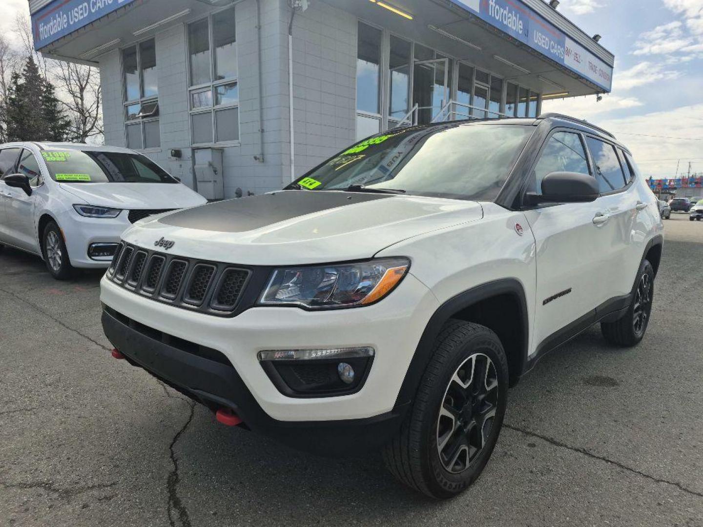 2020 WHITE JEEP COMPASS TRAILHAWK (3C4NJDDB3LT) with an 2.4L engine, Automatic transmission, located at 929 East 8th Ave, Anchorage, AK, 99501, (907) 274-2277, 61.214783, -149.866074 - Photo#0