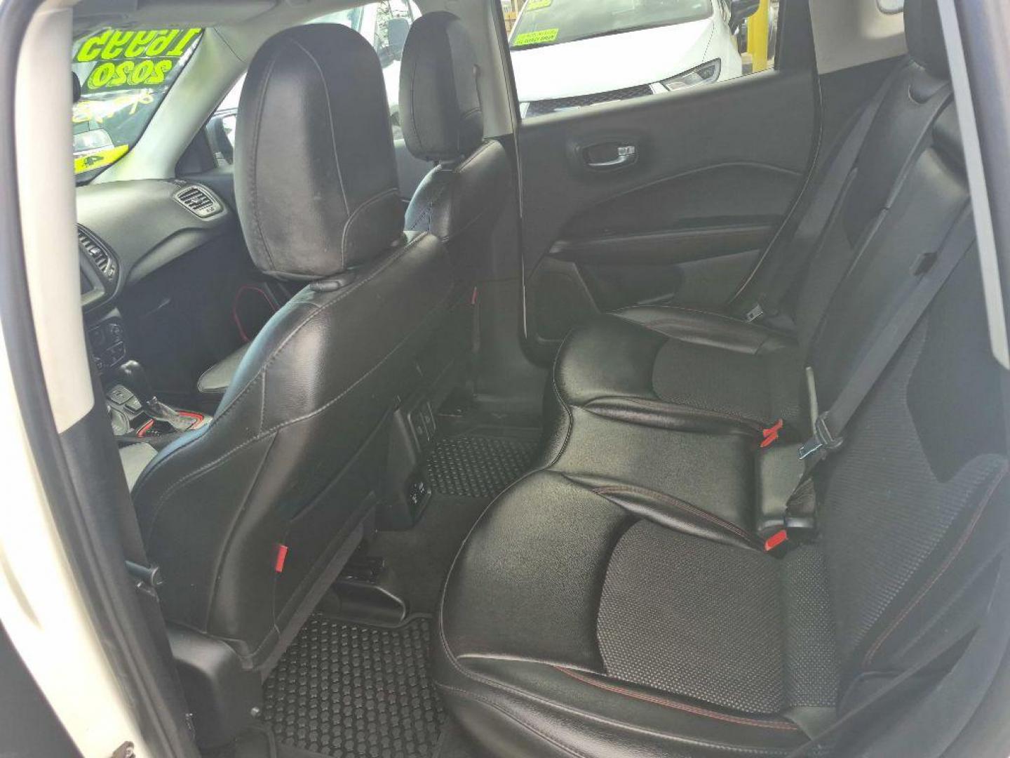 2020 WHITE JEEP COMPASS TRAILHAWK (3C4NJDDB3LT) with an 2.4L engine, Automatic transmission, located at 929 East 8th Ave, Anchorage, AK, 99501, (907) 274-2277, 61.214783, -149.866074 - Photo#3