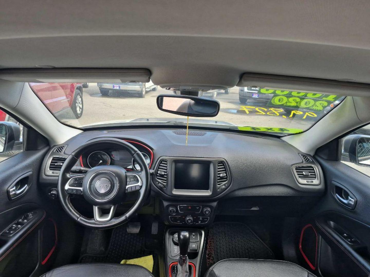 2020 WHITE JEEP COMPASS TRAILHAWK (3C4NJDDB3LT) with an 2.4L engine, Automatic transmission, located at 929 East 8th Ave, Anchorage, AK, 99501, (907) 274-2277, 61.214783, -149.866074 - Photo#4