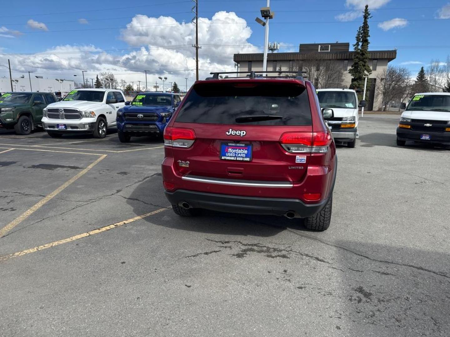 2014 MAR JEEP GRAND CHEROKEE LIMITED (1C4RJFBG4EC) with an 3.6L engine, Automatic transmission, located at 929 East 8th Ave, Anchorage, AK, 99501, (907) 274-2277, 61.214783, -149.866074 - Photo#4