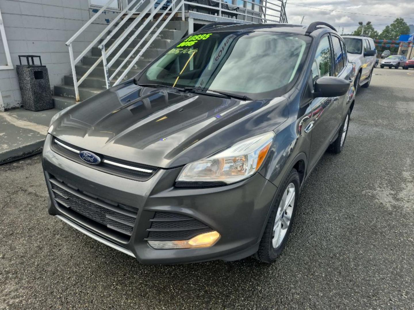 2015 GRAY FORD ESCAPE SE (1FMCU9GX4FU) with an 1.6L engine, Automatic transmission, located at 929 East 8th Ave, Anchorage, AK, 99501, (907) 274-2277, 61.214783, -149.866074- Photo#0