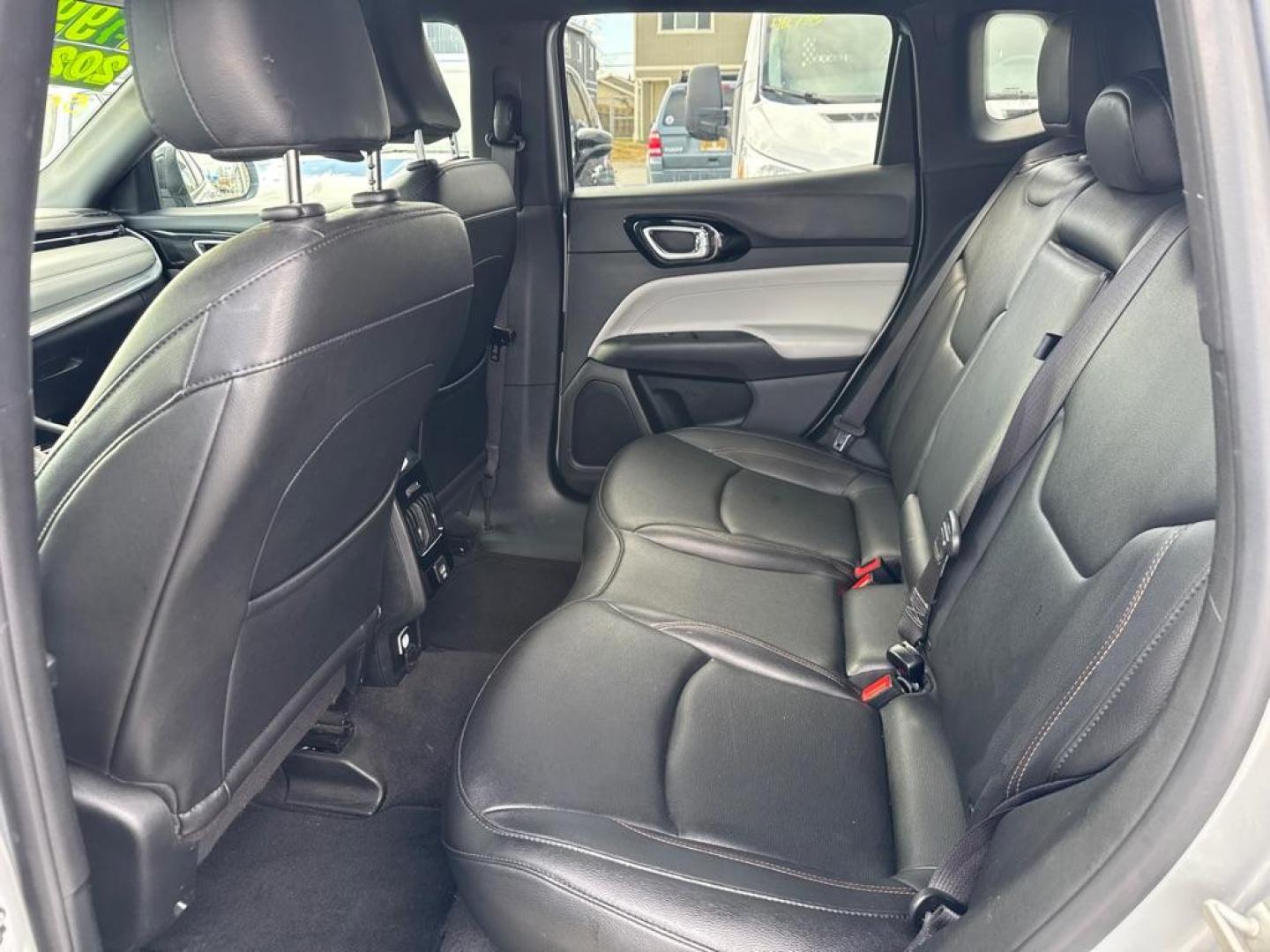 2024 SILVER JEEP COMPASS LIMITED (3C4NJDCN4RT) with an 2.0L engine, Automatic transmission, located at 929 East 8th Ave, Anchorage, AK, 99501, (907) 274-2277, 61.214783, -149.866074 - Photo#3