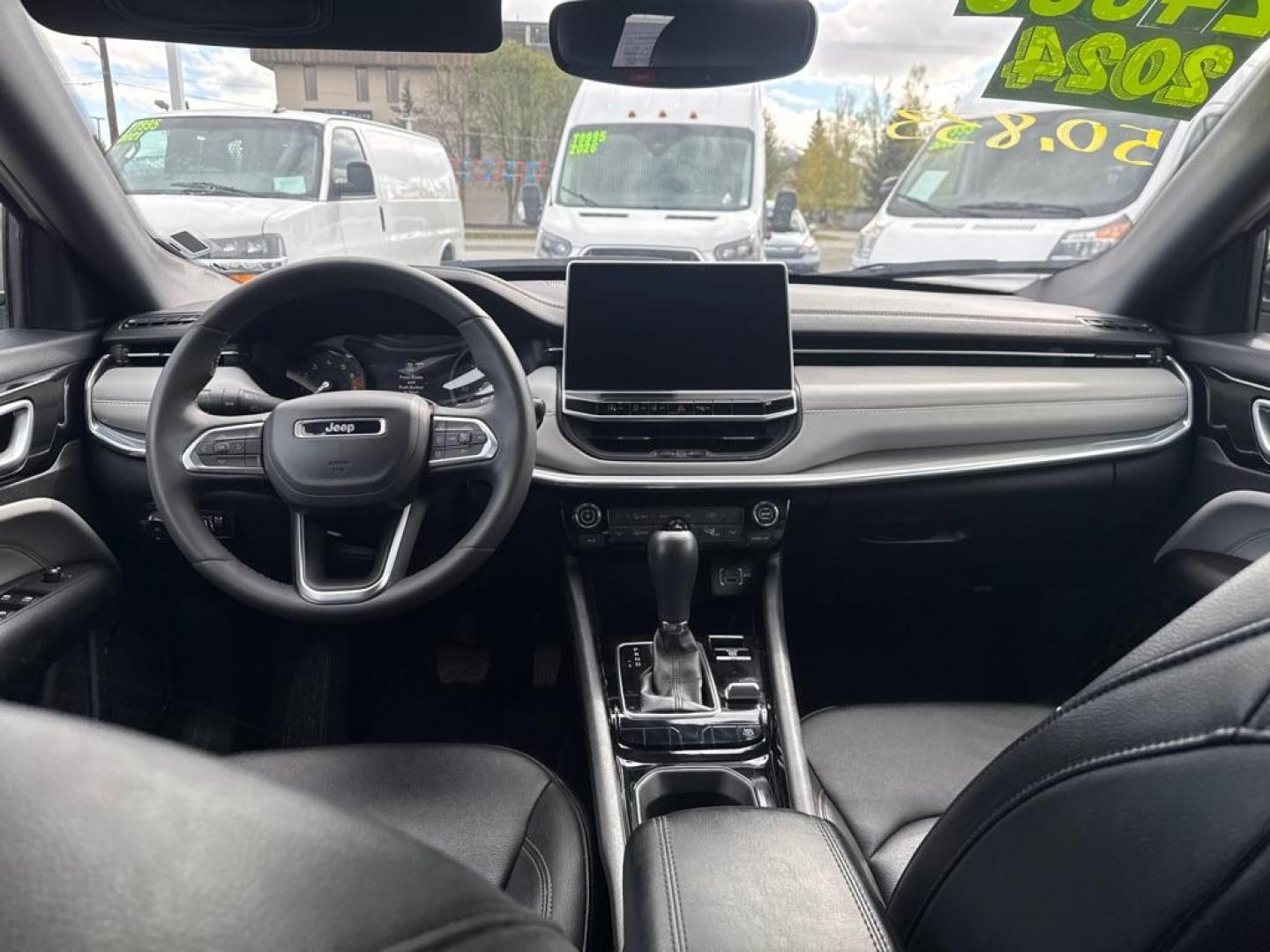 2024 WHITE JEEP COMPASS LIMITED (3C4NJDCN3RT) with an 2.0L engine, Automatic transmission, located at 929 East 8th Ave, Anchorage, AK, 99501, (907) 274-2277, 61.214783, -149.866074 - Photo#3