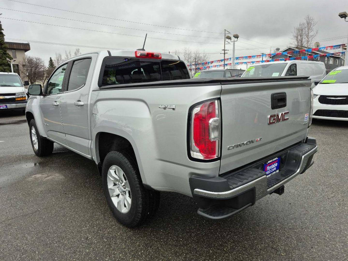 2018 SILVER GMC CANYON SLE (1GTG6CEN9J1) with an 3.6L engine, Automatic transmission, located at 929 East 8th Ave, Anchorage, AK, 99501, (907) 274-2277, 61.214783, -149.866074 - Photo#2